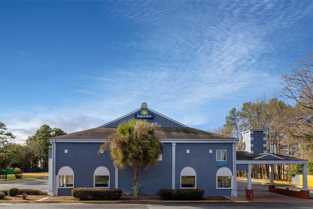 Days Inn by Wyndham Columbia